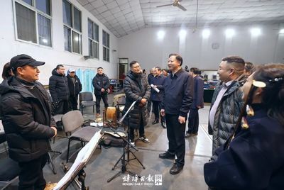 黄晓武调研部分艺术院团、文化企业